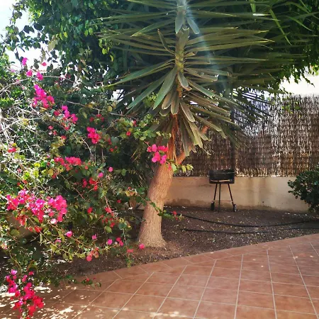 Casa Silencio, With Terrace, Garden And Large Pool Area Дом отдыха Коральео