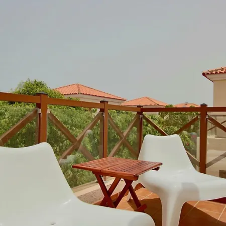 Hébergement de vacances Casa Silencio, With Terrace, Garden And Large Pool Area *